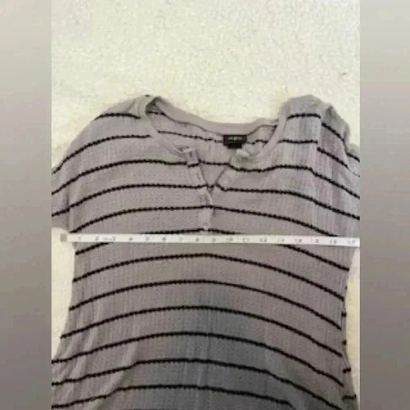 Day Trip waffle knit thermal shirt, medium - Picture 6 of 10